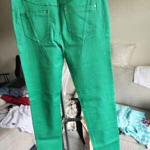 Alberto Makali brand new kelly green straight leg jeans. Size 8